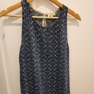 Aritzia/Wilfred Top Size Small (Blue pattern)